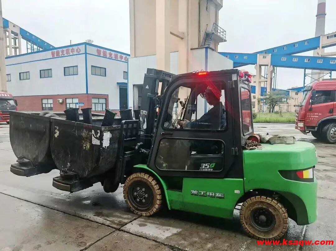 阳城煤矿首台电动叉车投用，“绿色搬运”开启新篇章
