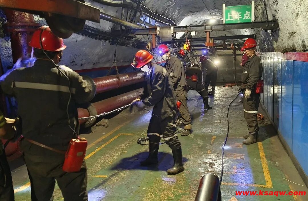 下峪口矿齐心奋战元旦检修