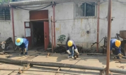 【基层动态】六矿维修服务中心机电工厂加班加点截锚索，助力生产不停歇