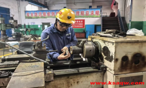 四矿维修服务中心全力推进盾构机巷道拐弯皮带架赶制工作