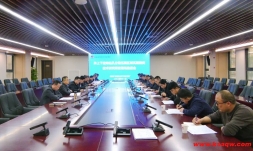 公司在下峪口矿召开井上下定向钻孔分段压裂区域瓦斯防突技术研究项目现场推进会