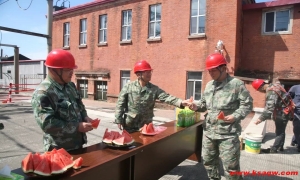 清凉送一线 真情暖人心 诚基供电公司党委开展“夏日送清凉”慰问活动