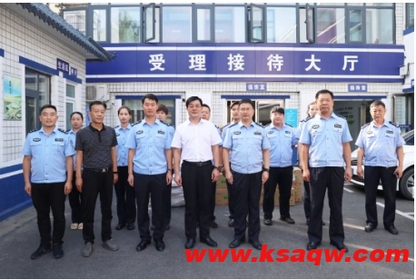 四矿领导慰问西市场派出所民辅警