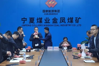 30 秒盲戴自救器，人人必会！——金凤煤矿全面开展自救器使用实操培训