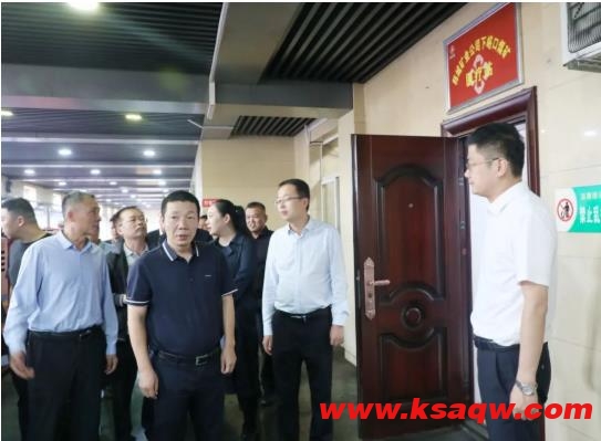 陕健医对下峪口矿医疗急救站运行进行调研