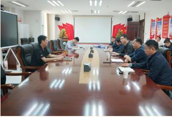 煤业公司党委书记王光胜来矿慰问干部职工