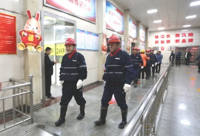 河南能源常务副总经理宋录生到耿村煤矿调研指导