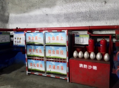 义桥煤矿-通防工区自制自救器存放箱，标准化管理再出新招