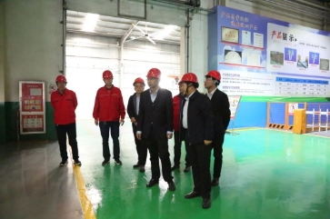 刘建伟到鑫桥公司检查指导工作