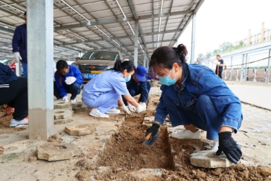 四矿生活服务中心激发市场意识主动找活干
