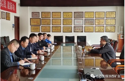 屈平以“四不两直”方式到瑞泰公司正中煤业督导检查工作
