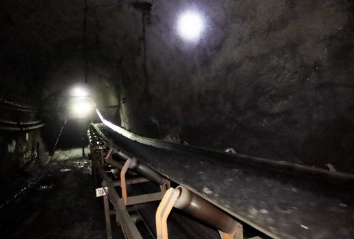 新田煤矿1904轨道巷外段精准贯通