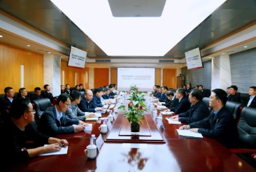 国家矿山安全监察局陕西局李怀兵书记一行到凉水井矿业公司开展安全生产先进经验和好的做法调研