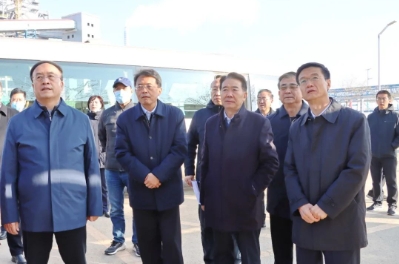 省政协党组成员袁占亭到靖远煤电清洁高效气化气综合利用（搬迁改造）项目现场调研