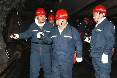 七煤矿业集团公司安全风险隐患排查整治专项行动组深入建设矿开展安全风险隐患排查整治