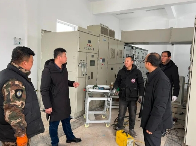 不连沟公司机电副总工程师惠虎调研南风井现场安装建设工作
