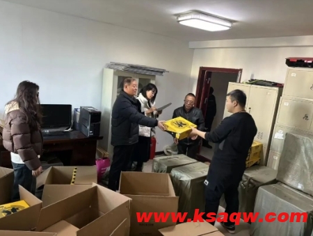 汾源煤业公司开展“冬季送温暖 真情暖寒冬”活动