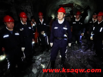 刘鹏飞在鹤岗矿业公司矿建处调研检查时强调：发挥先进装备优势 全面提高工作质效