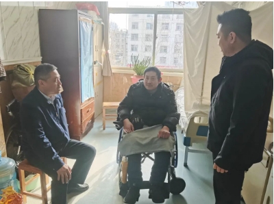 阳城煤电走访慰问困难党员及困难职工