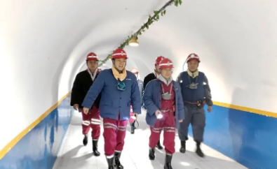 恒源煤矿召开西翼轨道大巷“工序转换、提高工效”现场会