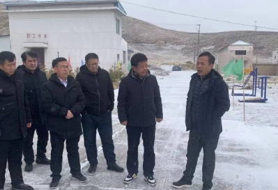 义海能源总经理赵光明到海塔尔矿指导慰问