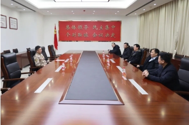 四矿领导走访慰问部队官兵