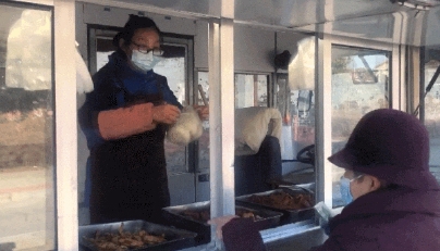 山东能源肥矿集团发展服务中心餐饮公司：小餐车彰显精服务