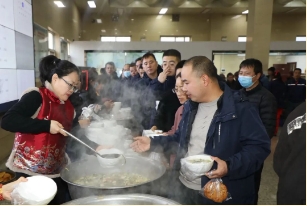 下峪口矿美食歌舞热辣滚烫为复工加油鼓劲