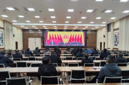 常村煤矿组织干部职工收听收看2024年潞安化工集团第二届一次职工代表大会