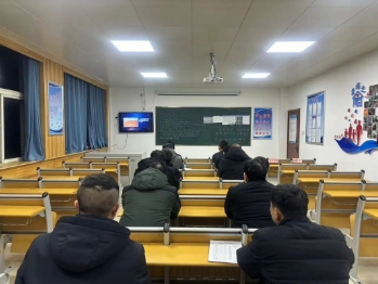 淮南矿业集团顾桥煤矿各单位组织职工认真观看内蒙古新井煤矿“2·22”特别重大坍塌事故警示教育片
