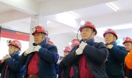 恒源煤矿集团公司在恒源煤矿召开掘进系统现场会