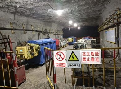 魏墙煤业公司3303胶辅运顺槽配电联巷顺利完成安装