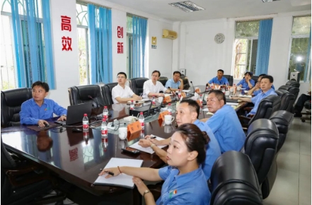 海南省总工会副主席陈波一行到海南矿业调研指导