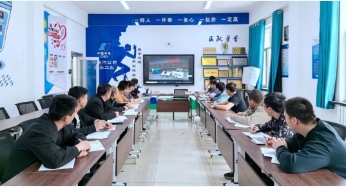 不连沟公司进二队组织召开掘进专业事故警示教育讨论会