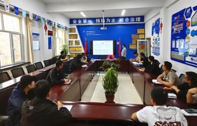 不连沟公司掘进三队组织开展掘锚一体机维护使用专项培训