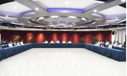 集团公司召开与职工投资持股企业违规业务往来问题专项整治动员部署会