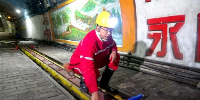 三矿运输队队长张亚斌：扎根煤海守护运输线