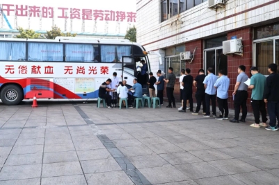 四矿开展无偿献血活动