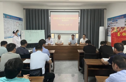 集团总医院四矿职工医院到综采一队开展救护知识培训