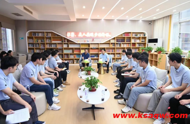 王玉文为新分高校毕业生授结业课