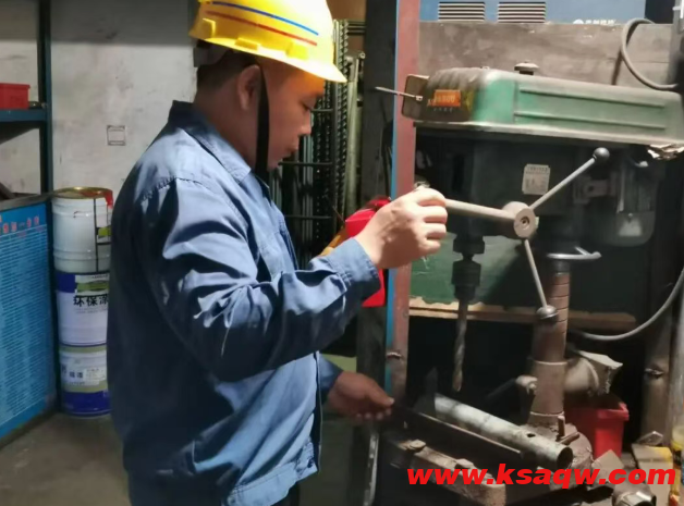 【先进典型】设备安全的守护者——掘进二队检修班组长娄坤垒