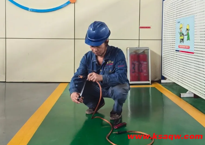 QQ20251014-092058