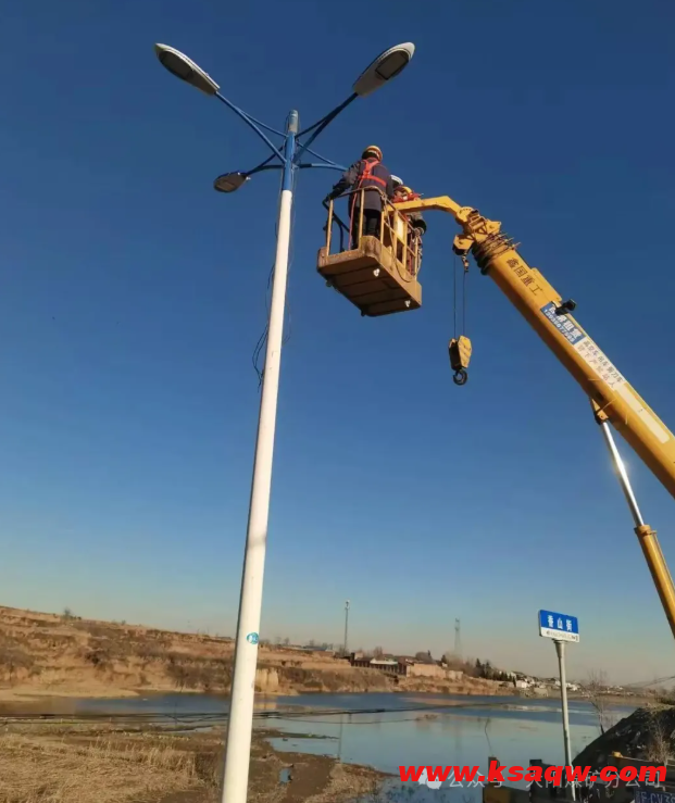 大阳煤矿矿区主干道路灯焕新升级